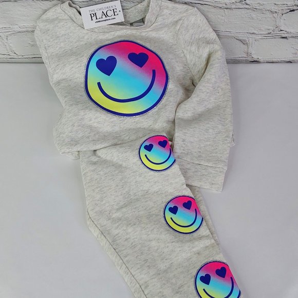 SMILEY FACEOUTFIT